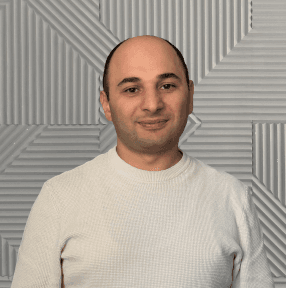 Narek Aproyan, Co-founder and CEO of BeeWeb