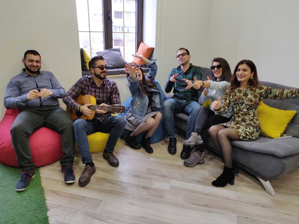 HAPPY BIRTHDAY BEEWEB! 10 Reasons Why We’re Happy to Work at BeeWeb